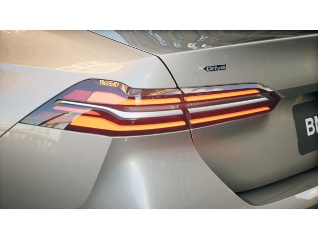 New 2027 Oxide Grey Metallic BMW  image 8