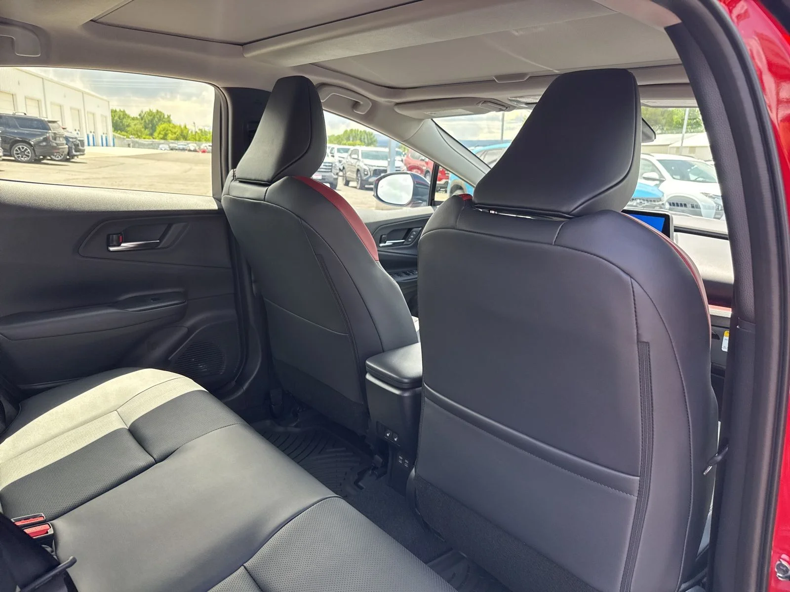 2025 Toyota Prius XSE Premium - Photo 35