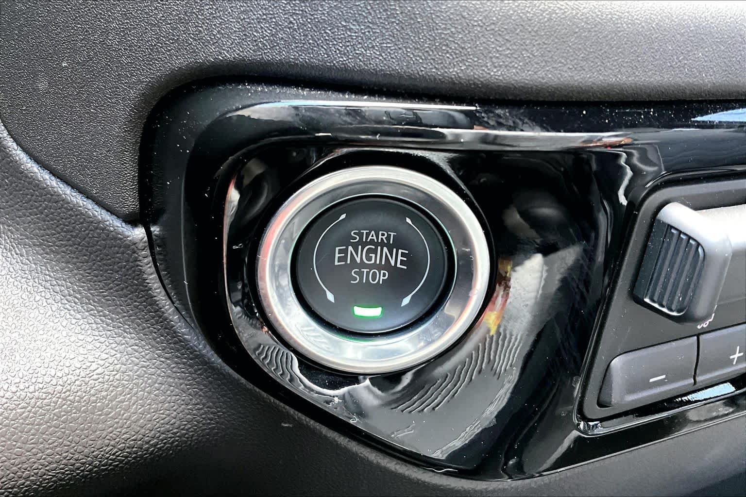 Used 2026 Summit White Chevrolet ZR2 image 33