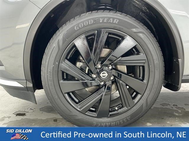 Used 2017 Gun Metallic Nissan Platinum image 18