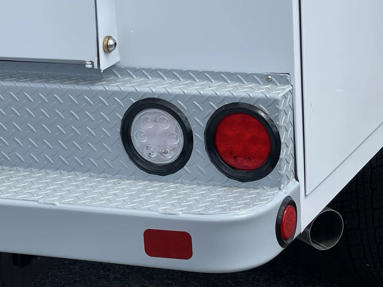 New 2026 Oxford White Ford  image 9