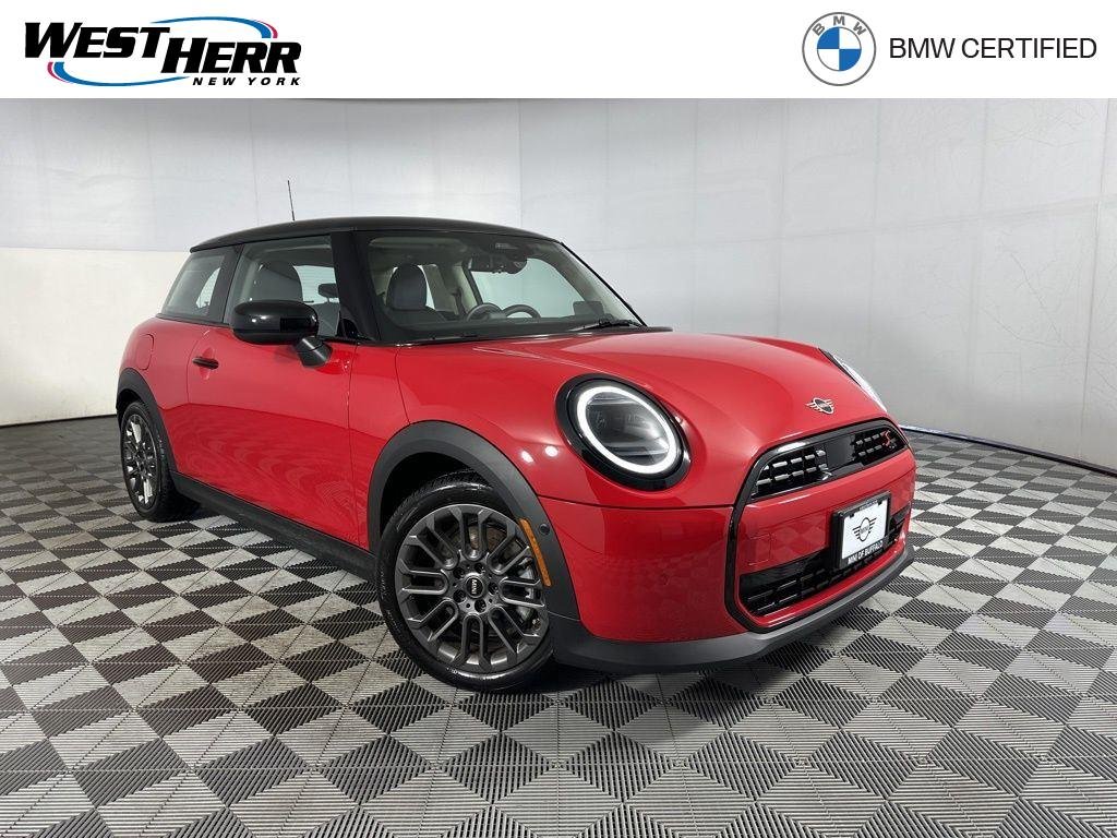 2025 MINI Hardtop Cooper S Signature's photo