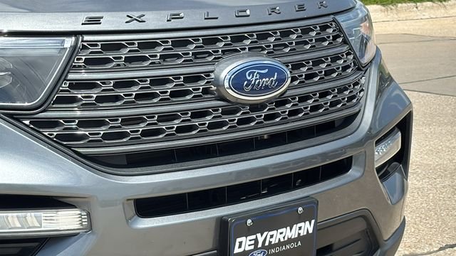 Used 2023 Gray Ford XLT image 3