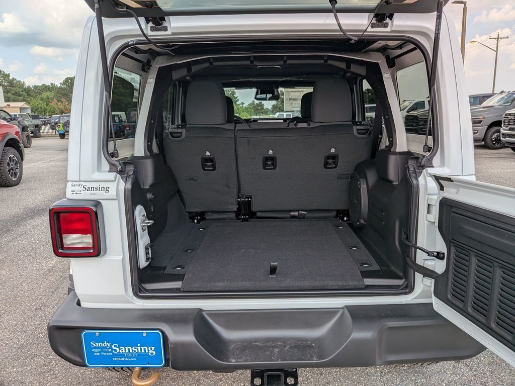 New 2026 Bright White Clear-Coat Exterior Paint Jeep 85th Anniversary Edition image 30