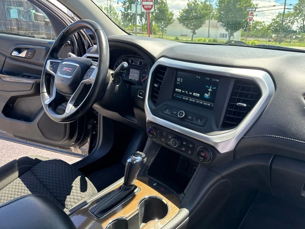 Used 2019 Gray GMC SLE-1 image 34