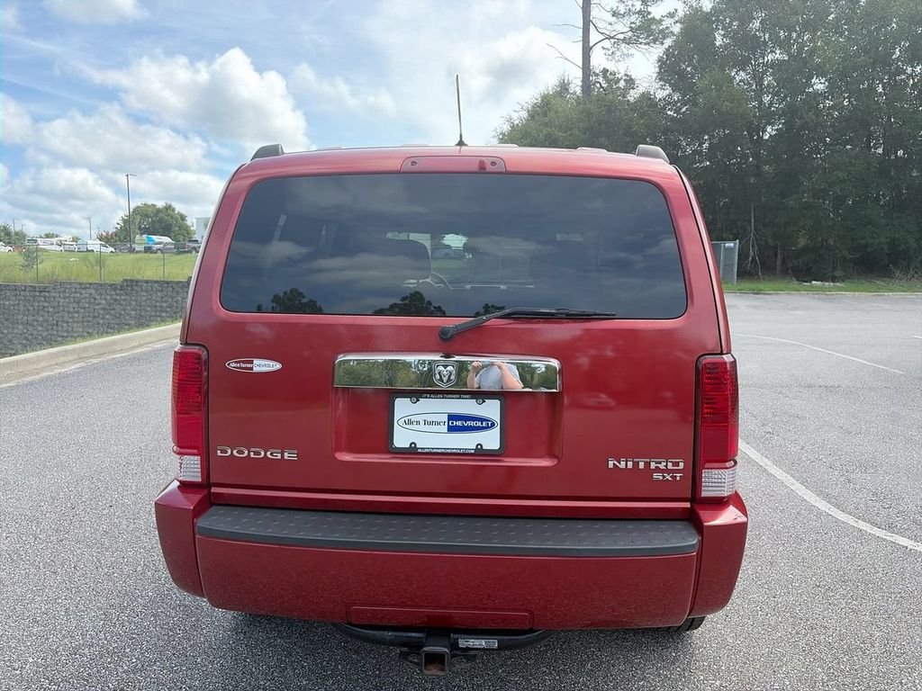 Used 2010 Red Dodge SXT image 5