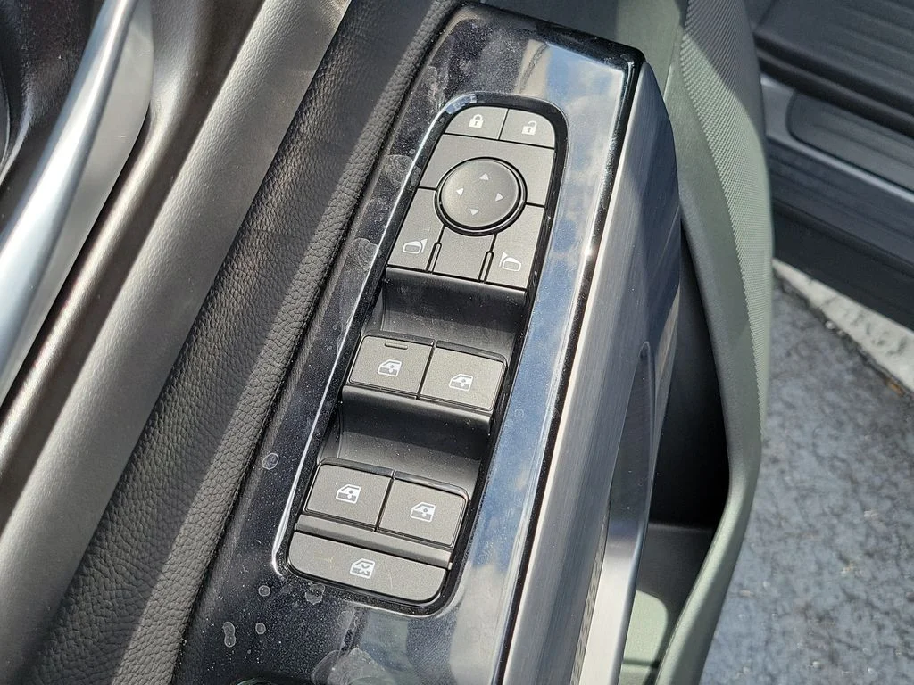 New 2026 Gray Nissan SL image 23
