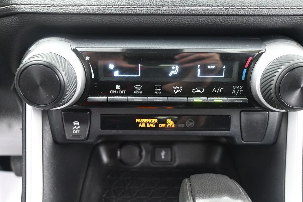 Used 2022 Silver Toyota LE image 25