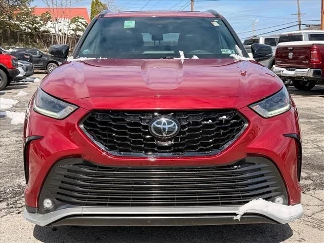 Used 2022 Red Toyota XSE image 10