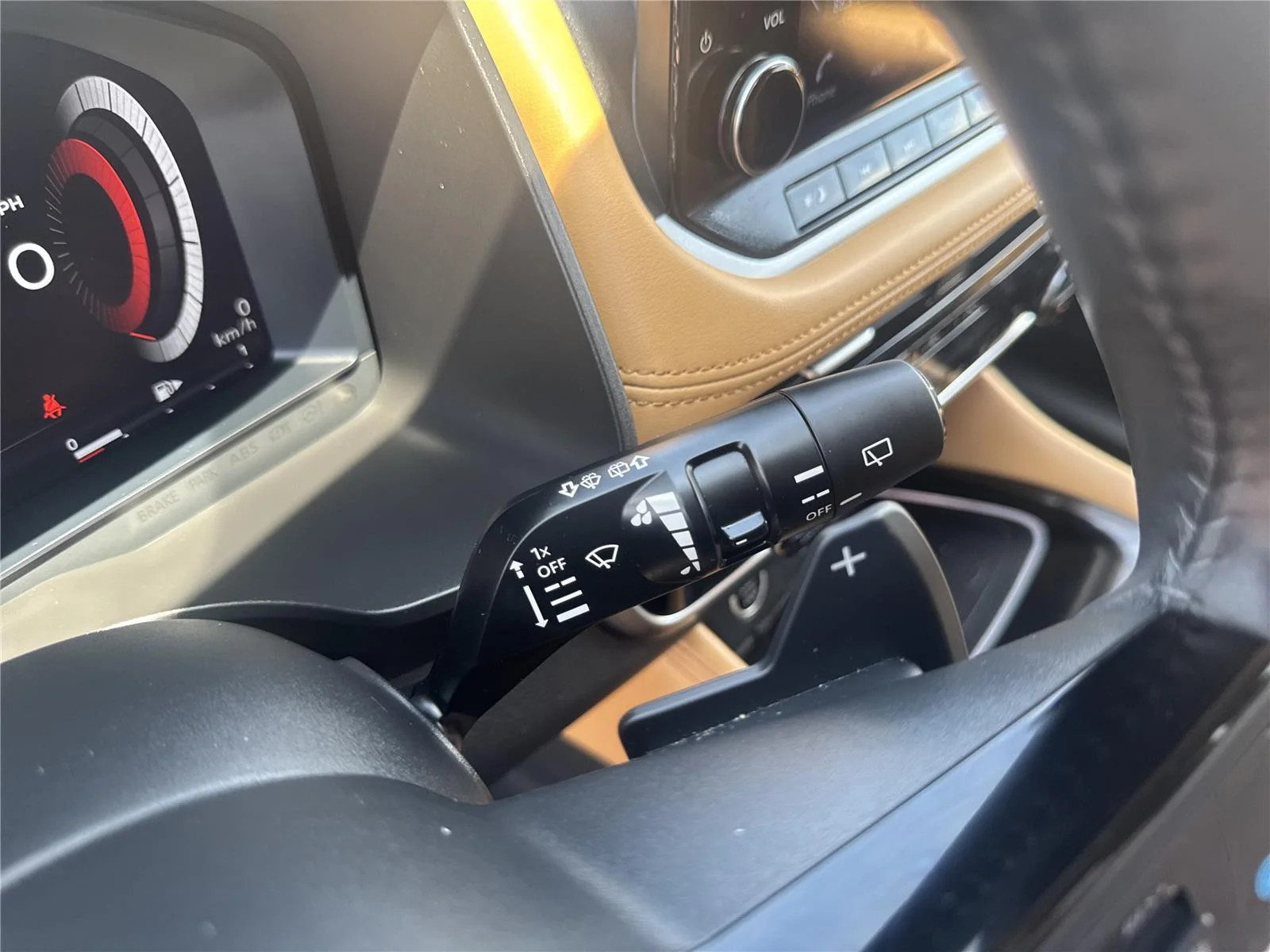 Used 2023 Beige Nissan PLATINUM image 23