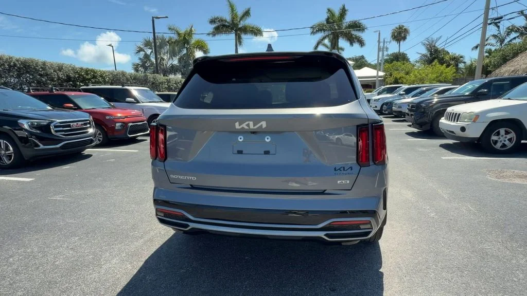 Used 2023 Silver Kia SX image 7