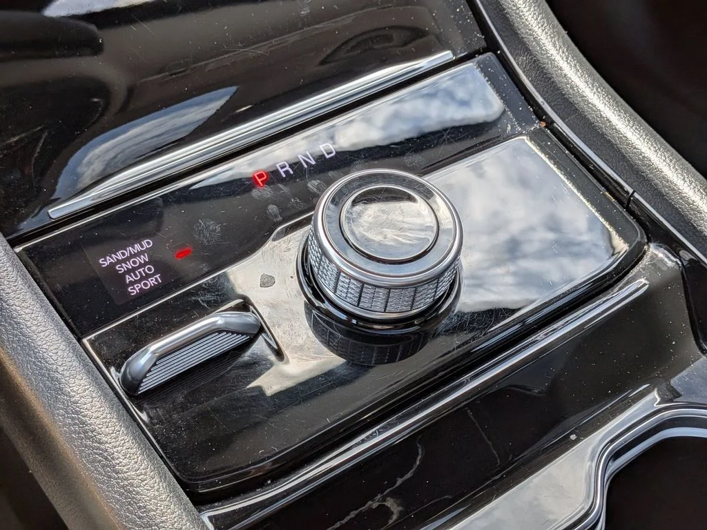 Used 2023 White Jeep Limited image 18