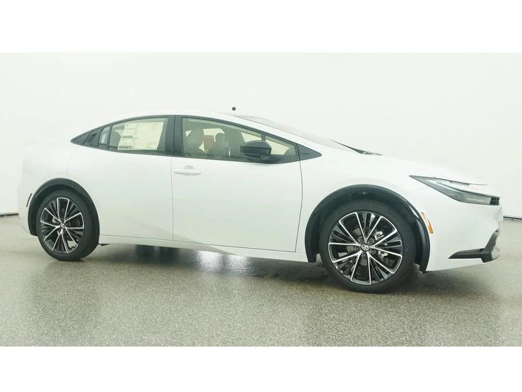 New 2027 Wind Chill Pearl Toyota XLE image 28