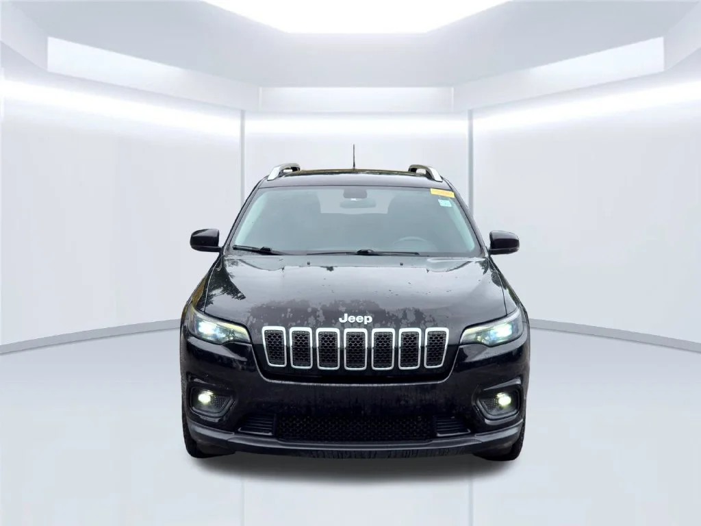 Used 2019 Black Jeep Latitude Plus image 13