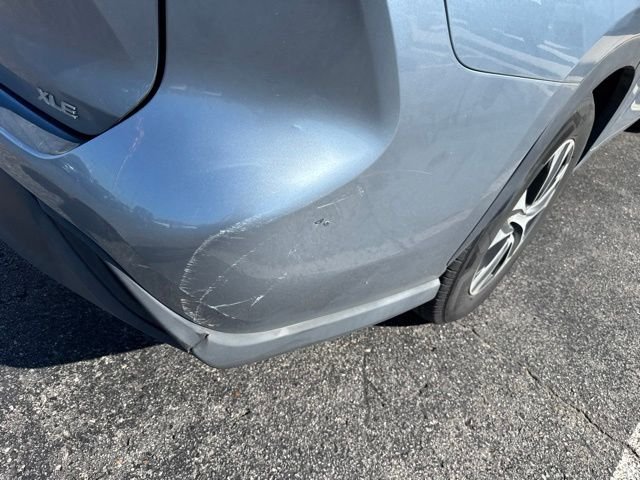 Used 2021  Toyota XLE image 4