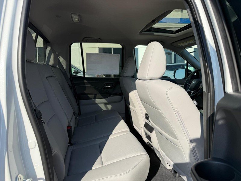 New 2026 Platinum White Pearl Honda RTL image 5