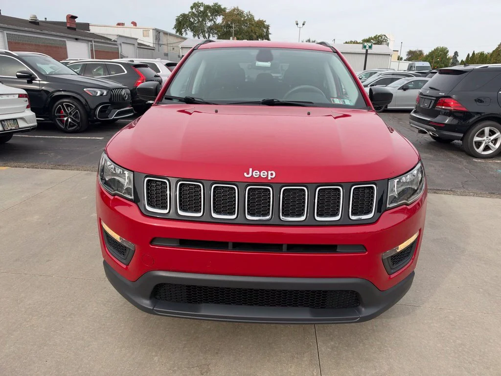 Used 2018 Red Jeep Sport image 2