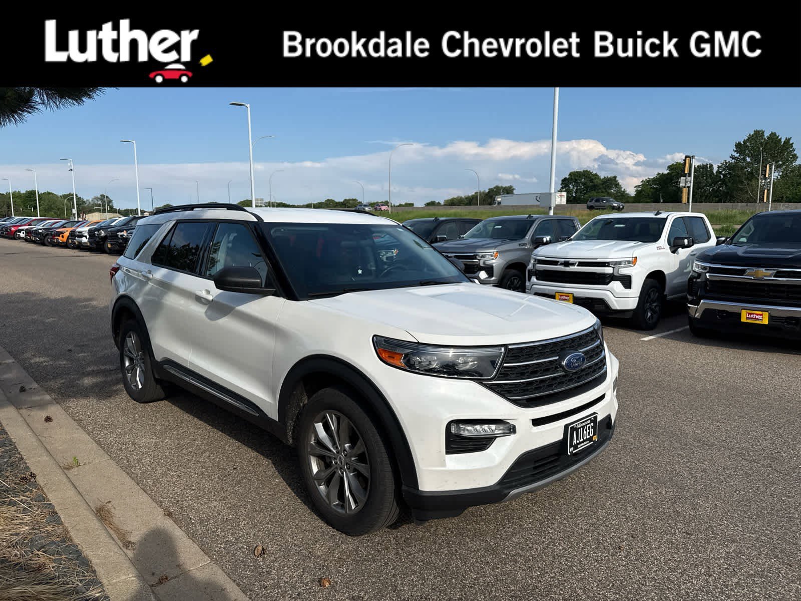 2023 Ford Explorer XLT 4WD's photo