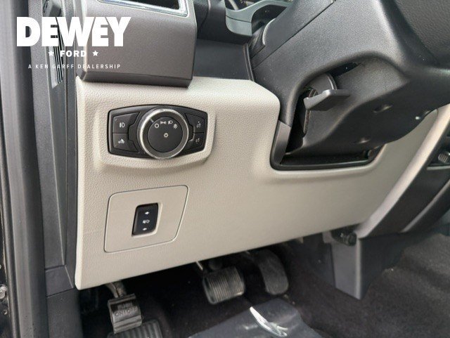 Used 2016 Shadow Black Ford XLT image 12
