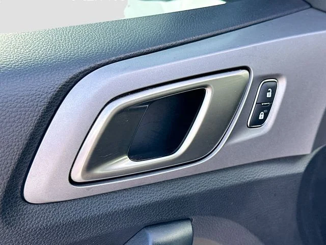 Used 2020 White Ford XLT image 17
