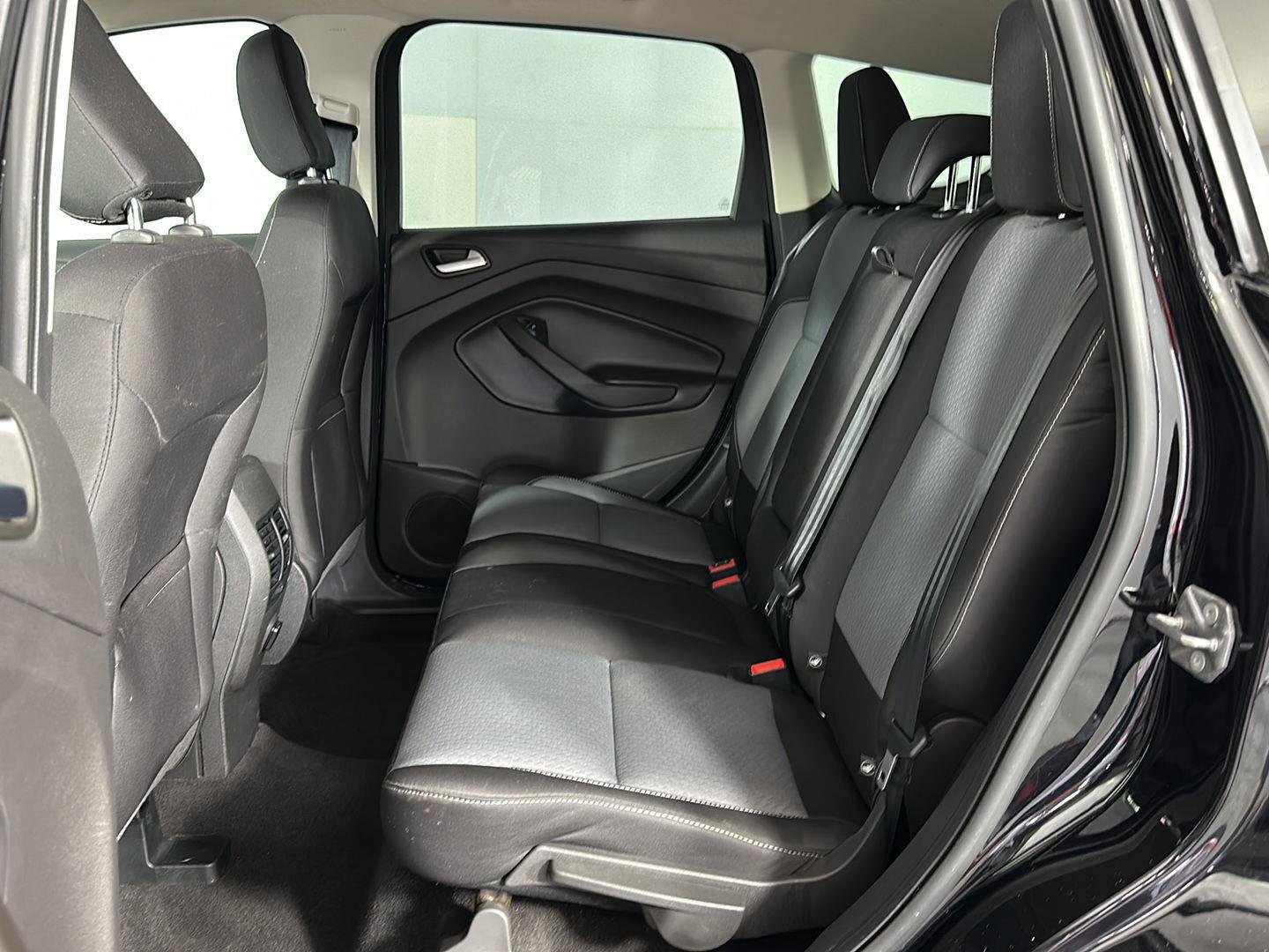 Used 2019 Agate Black Ford SE image 26