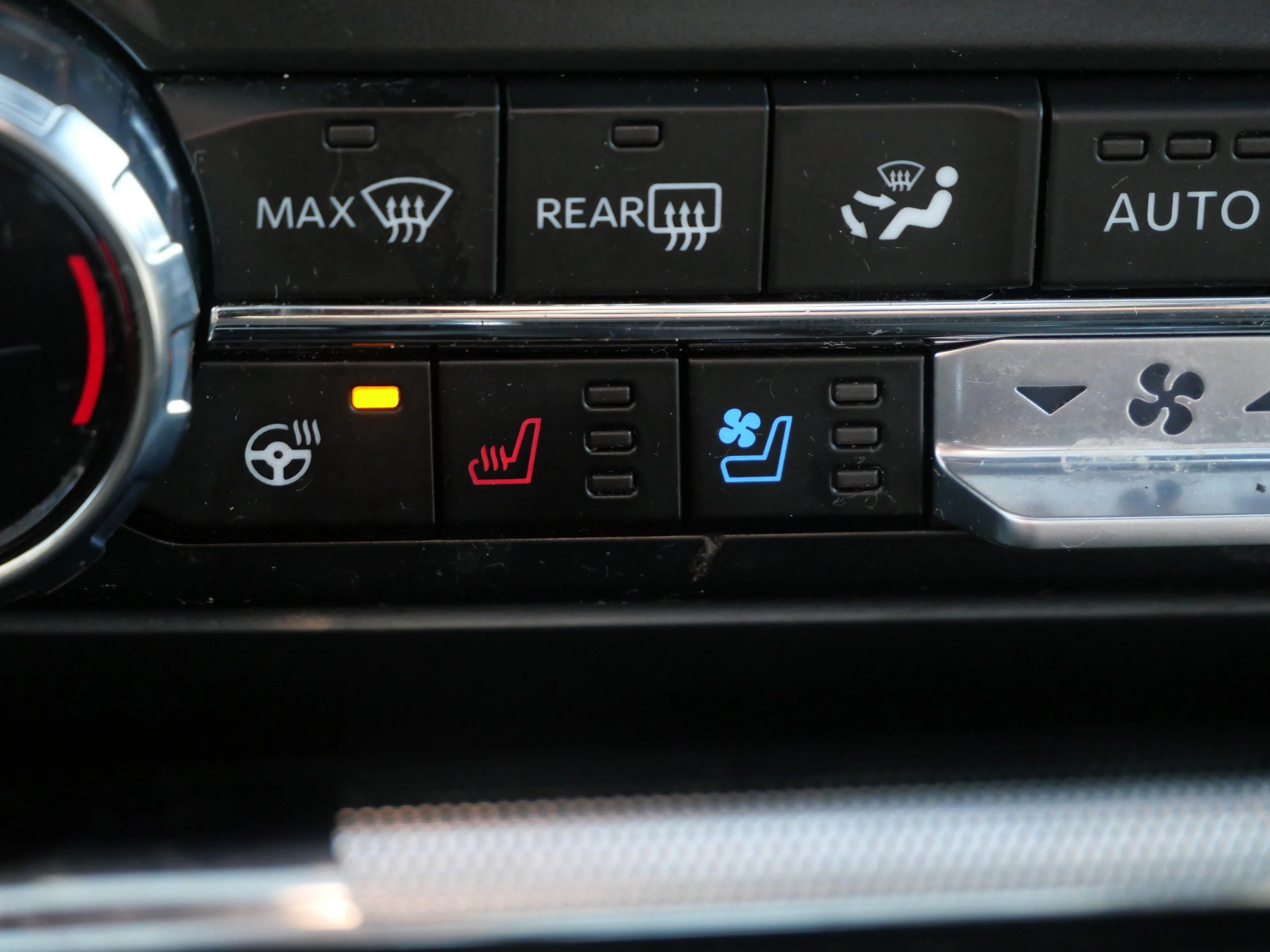 Certified Used 2023 Agate Black Metallic Ford LARIAT image 24