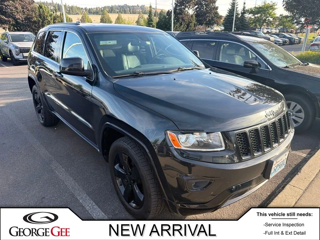 Used 2015 Black Jeep Altitude image 1