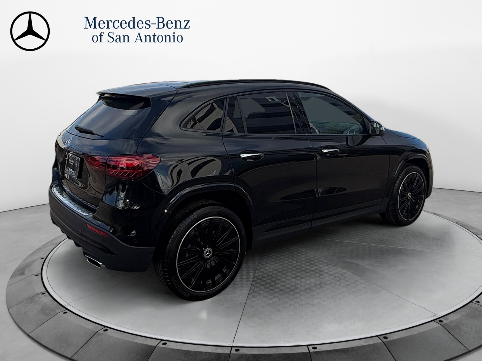 New 2026 Cosmos Black Metallic Mercedes-Benz GLA 250 image 32
