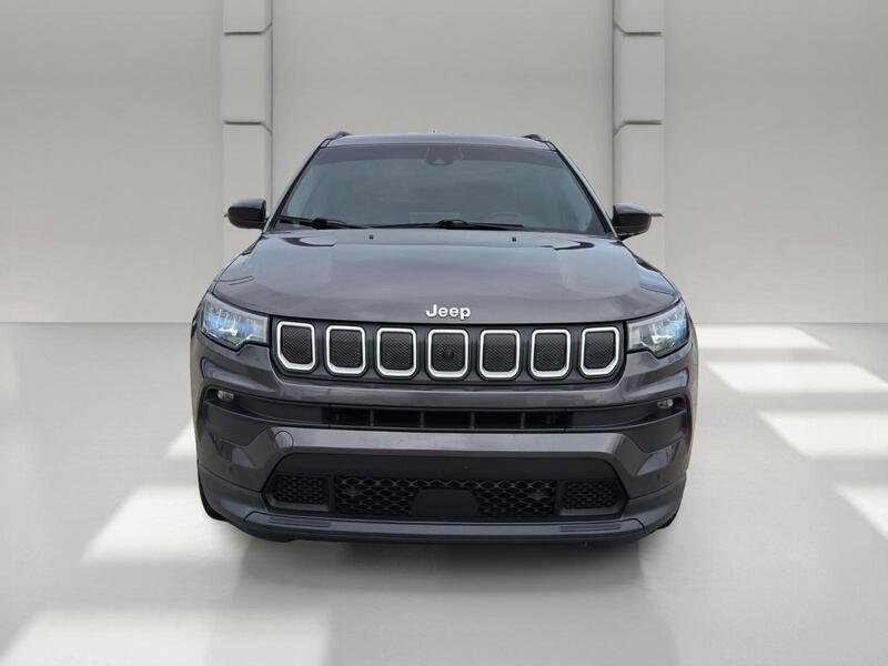 Used 2022 Crystal Metallic JEEP LATITUDE 4X4 image 8