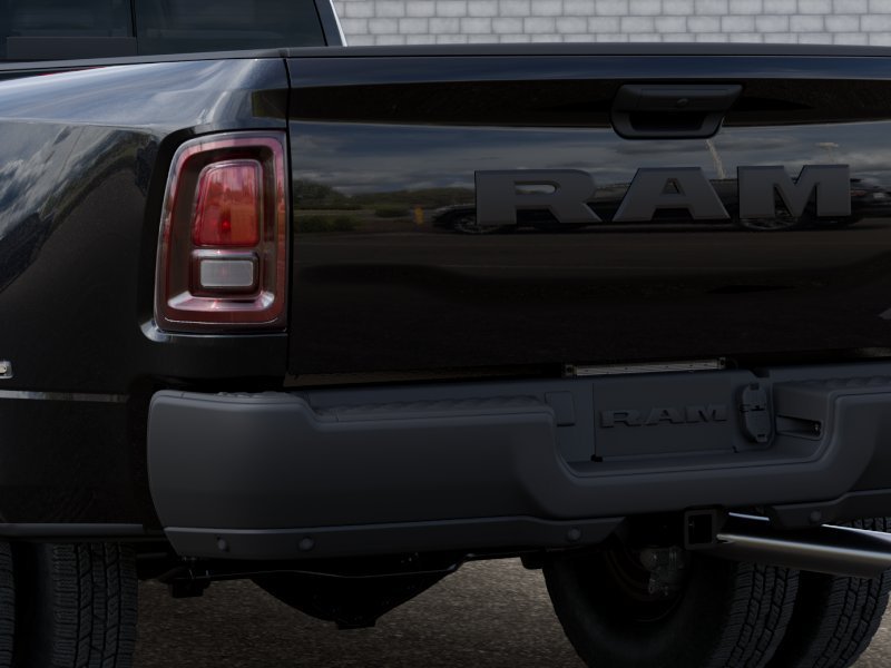 New 2026 Diamond Black Crystal Pearl-Coat Exterior Paint RAM Tradesman image 13