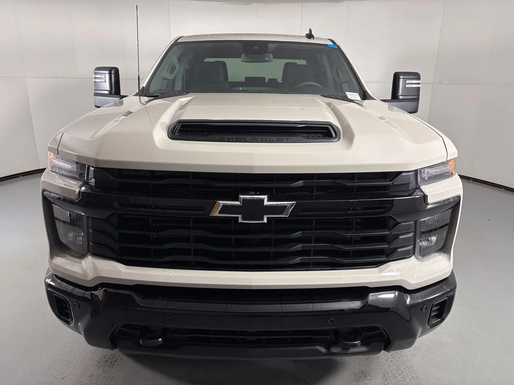 New 2026 White Sands Chevrolet Custom image 4