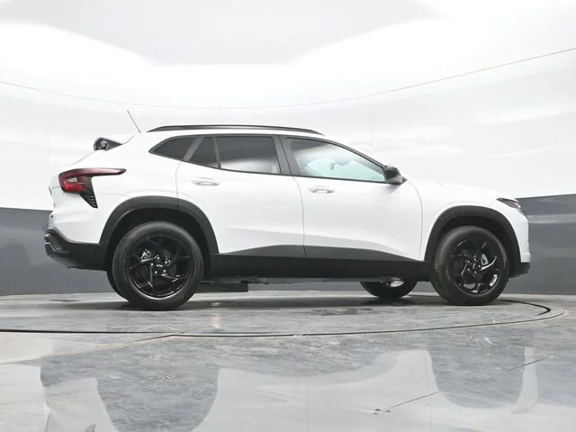 New 2026 Summit White Chevrolet LT image 25