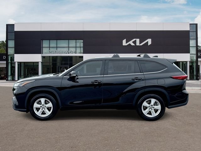 Used 2021 Black Toyota L image 5