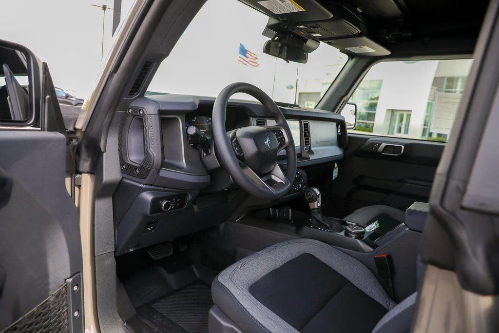 2025 Ford Bronco 4-Door Base - Photo 19