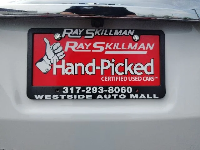 Used 2023 White GMC SLE image 33