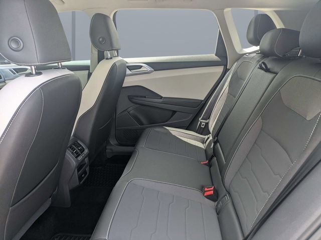 Used 2025 Gray Volkswagen 1.5T SE image 13