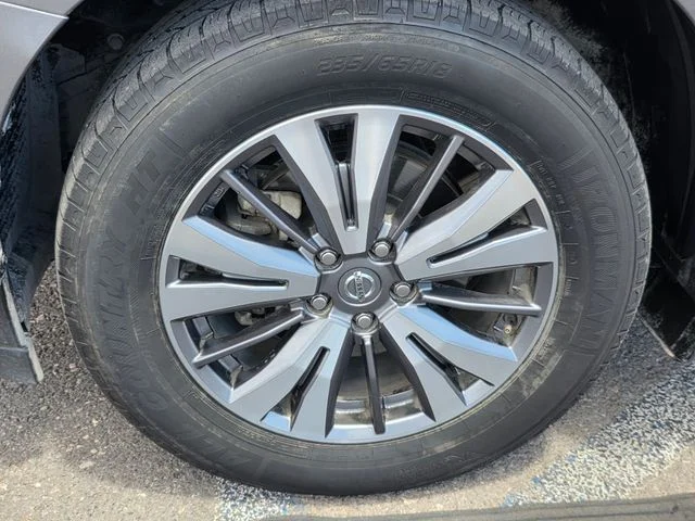 Used 2020 Gray Nissan S image 15