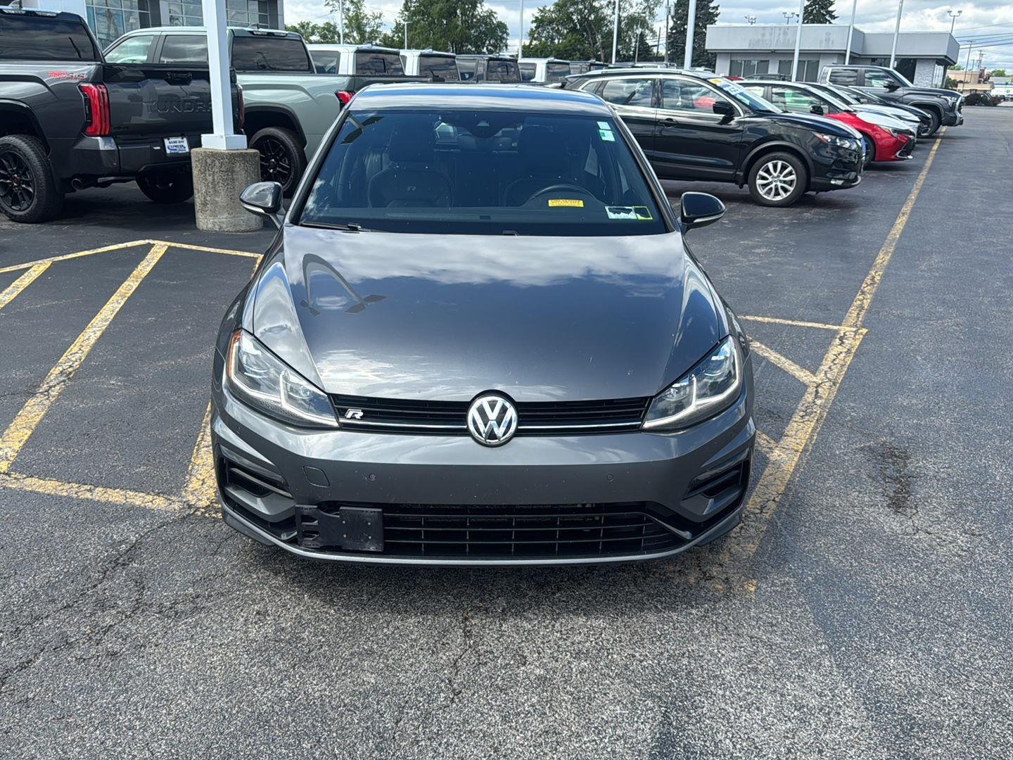 Used 2019 Indium Gray Metallic Volkswagen 4Motion image 2