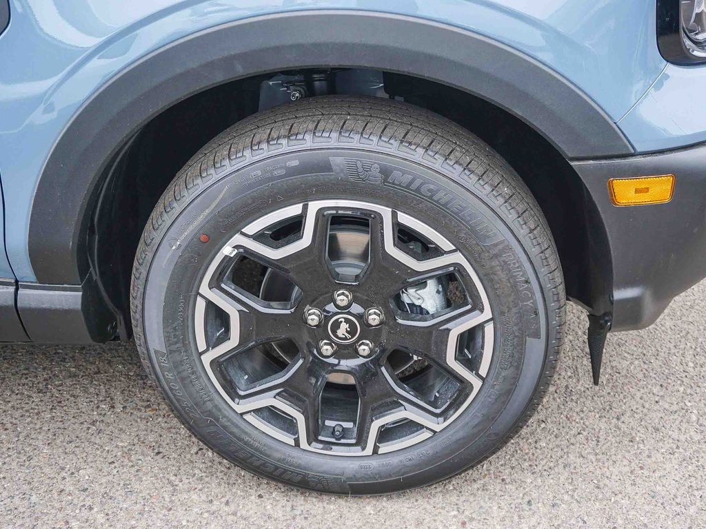 New 2026 Azure Gray Metallic Tri-Coat Ford Outer Banks image 9