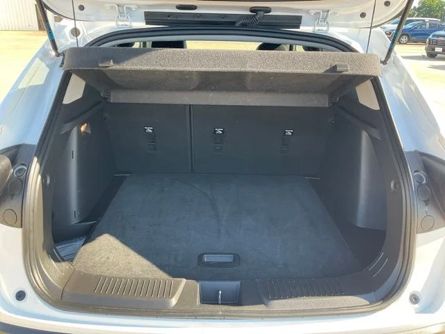 Used 2025 White Chevrolet LT image 28