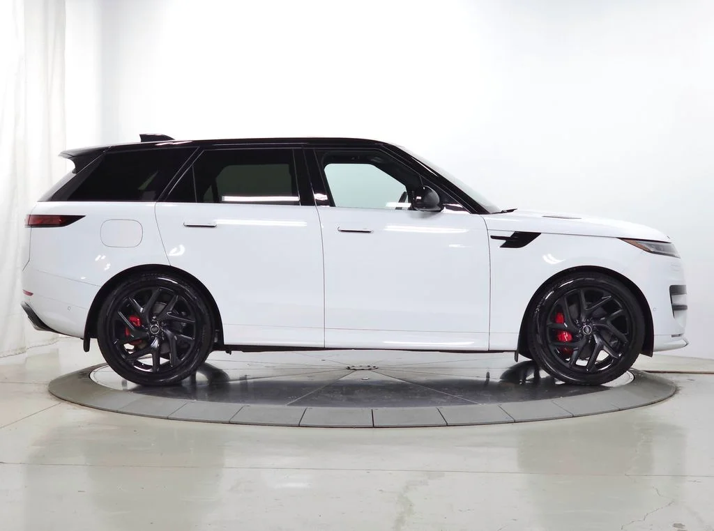 Certified Used 2025 White Land Rover Dynamic SE image 8