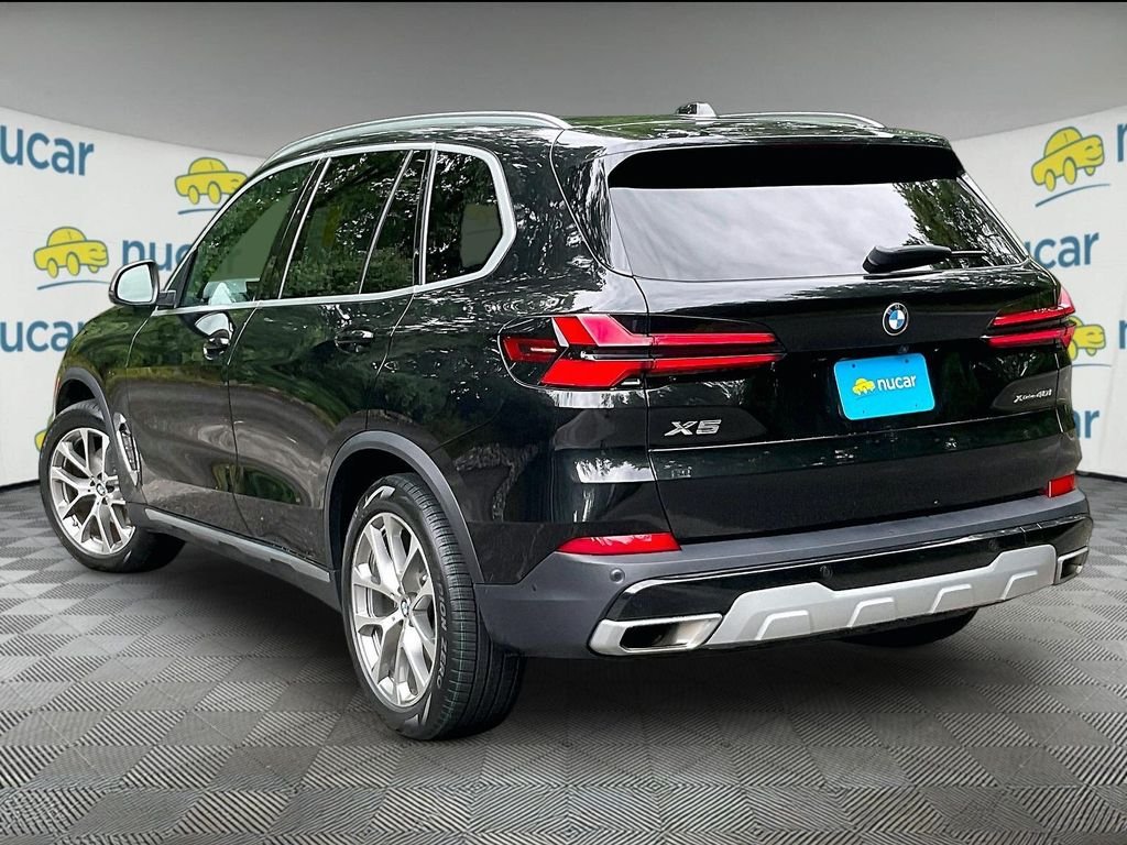 Used 2024 Black BMW xDrive40i image 4