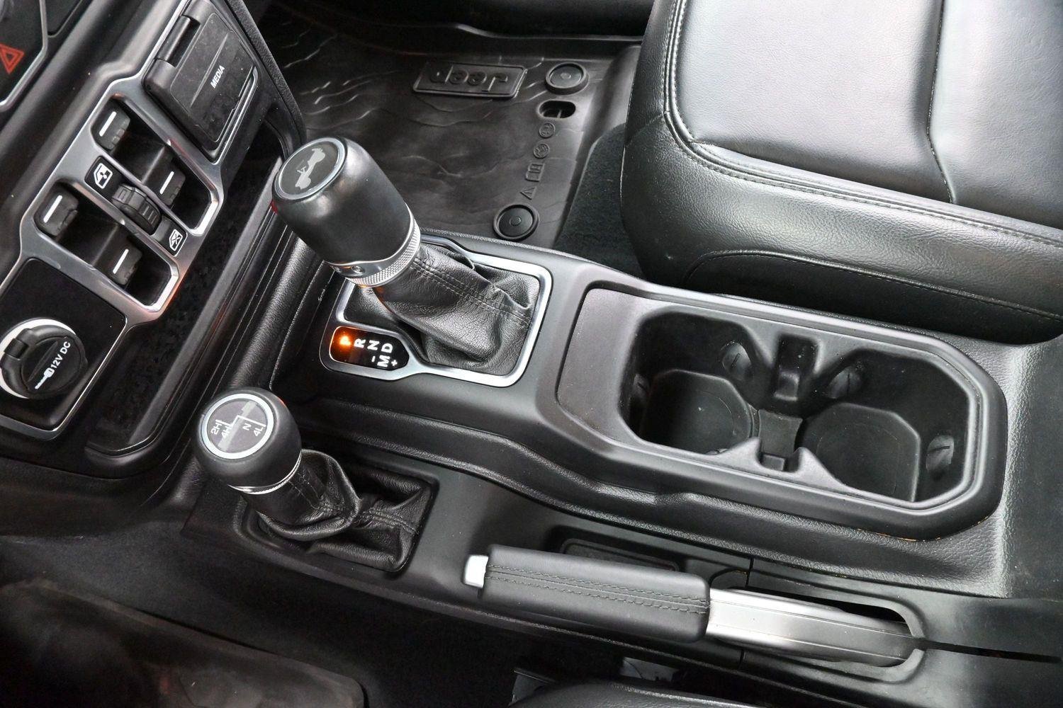 Used 2022 Bright White Clearcoat Jeep Unlimited Sahara Altitude image 25
