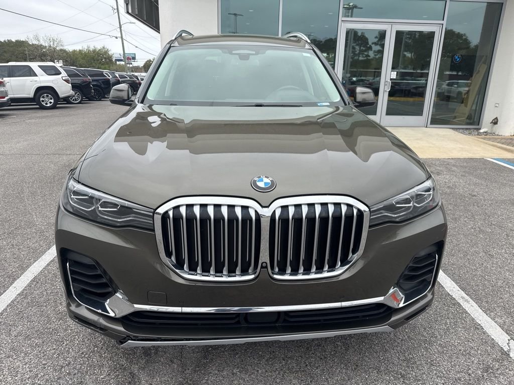 Used 2020 Green BMW xDrive40i image 5