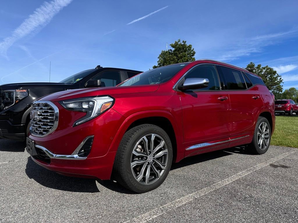 Used 2020 RED QUARTZ TINTCOAT GMC Denali image 2