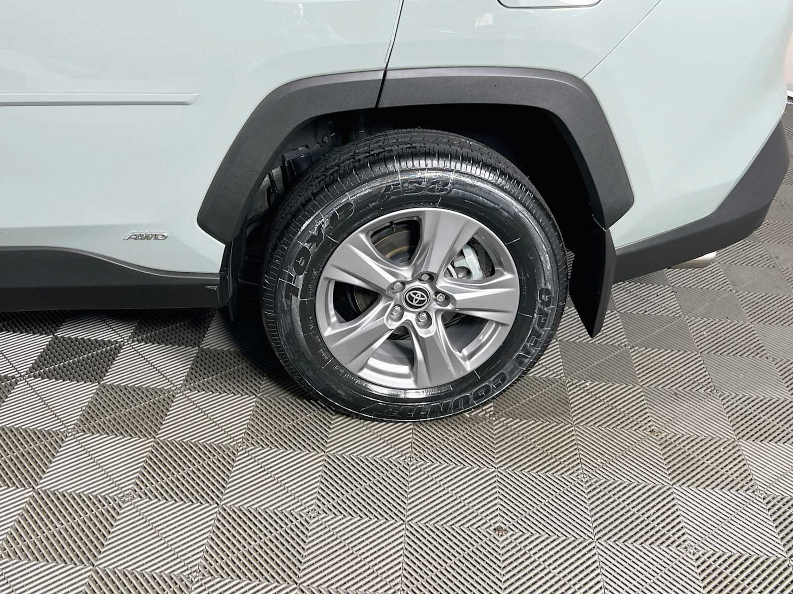 Used 2023 Lunar Rock Toyota Hybrid XLE image 32
