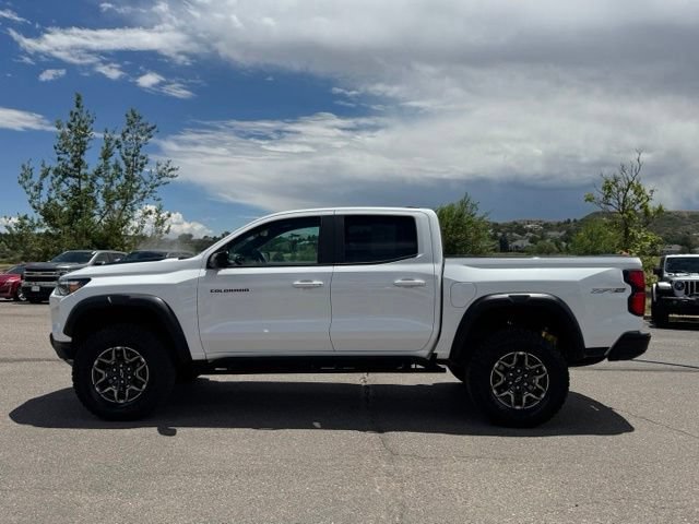 2024 Chevrolet Colorado ZR2 - Photo 2