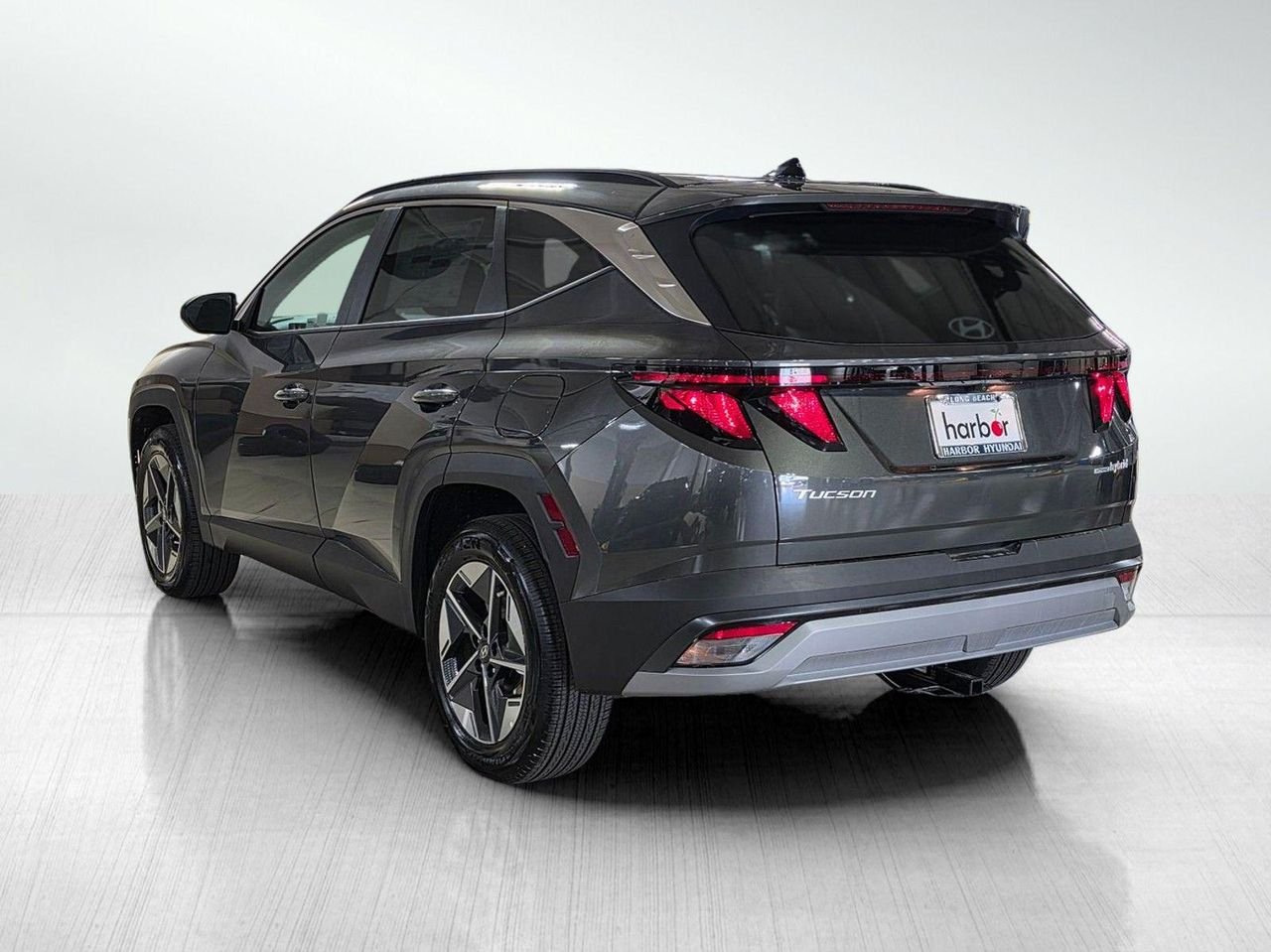 New 2026 Amazon Gray Hyundai SEL AWD image 5