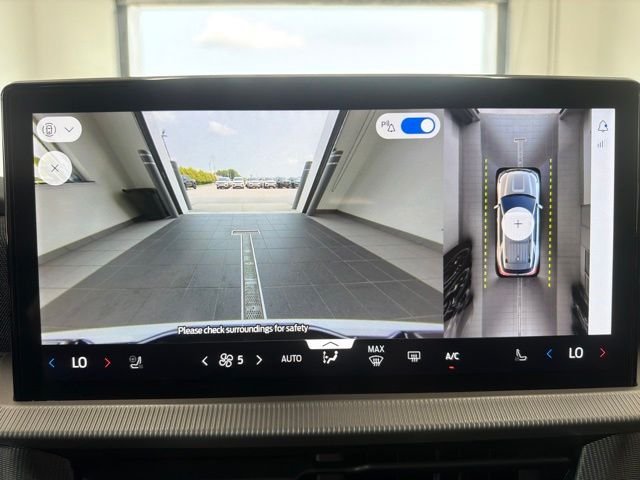 New 2026 Space White Metallic Ford ST-Line image 34