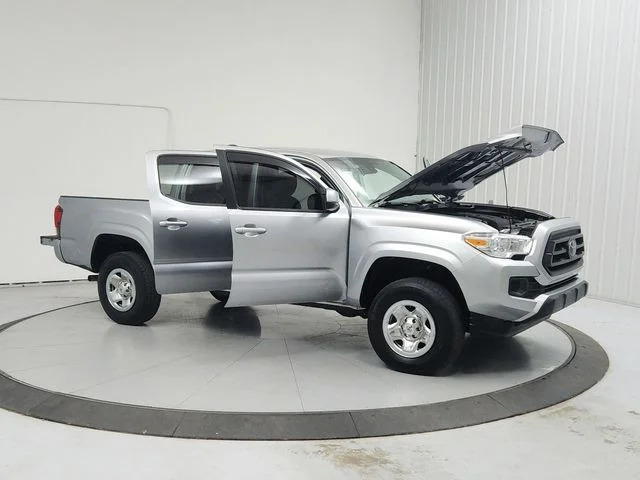 Used 2022 Silver Toyota SR image 9